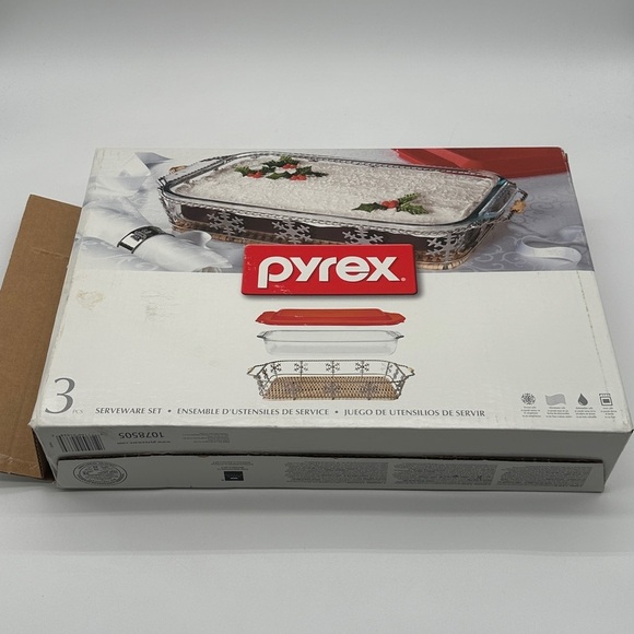 Limited Pyrex Snowflake Serveware 2 pc Set Christmas Baking 13" x 9" Brand New - Picture 3 of 8